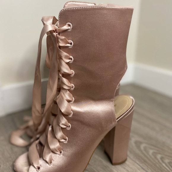 Size 8 Aldo Dusty Pink heels - Picture 4 of 4